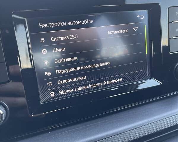 Белый Шкода Scala, объемом двигателя 1.6 л и пробегом 293 тыс. км за 12900 $, фото 60 на Automoto.ua