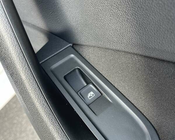 Белый Шкода Scala, объемом двигателя 1.6 л и пробегом 293 тыс. км за 12900 $, фото 38 на Automoto.ua