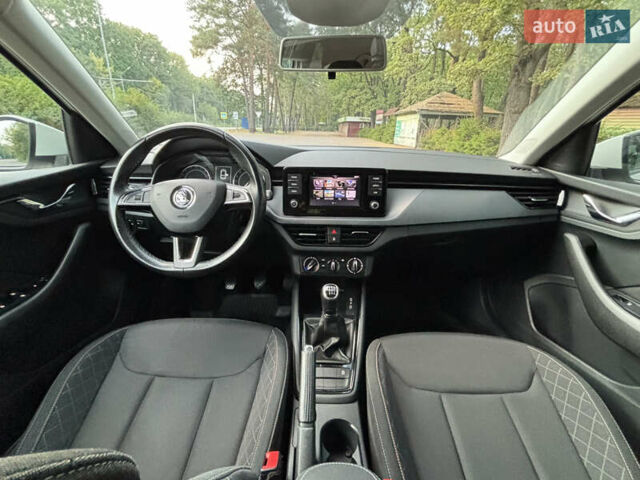 Білий Шкода Scala, об'ємом двигуна 1.6 л та пробігом 290 тис. км за 12700 $, фото 11 на Automoto.ua