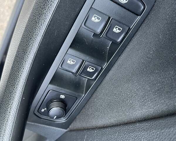 Белый Шкода Scala, объемом двигателя 1.6 л и пробегом 293 тыс. км за 12900 $, фото 25 на Automoto.ua