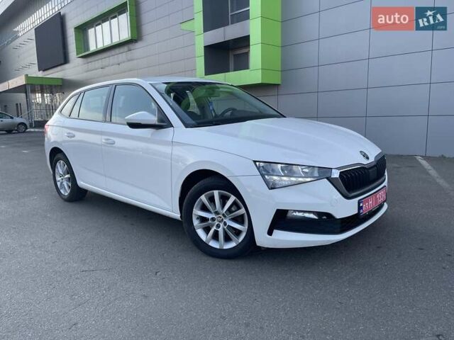 Белый Шкода Scala, объемом двигателя 1.6 л и пробегом 293 тыс. км за 12900 $, фото 11 на Automoto.ua