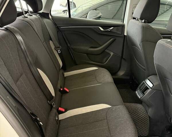 Белый Шкода Scala, объемом двигателя 1.6 л и пробегом 89 тыс. км за 19000 $, фото 17 на Automoto.ua