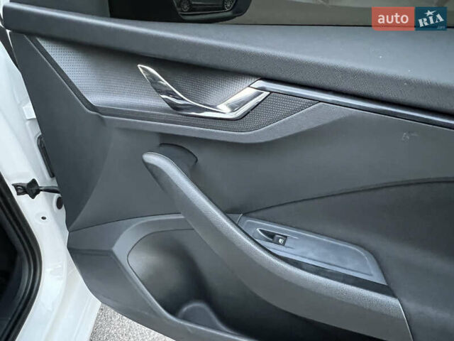 Білий Шкода Scala, об'ємом двигуна 1.6 л та пробігом 167 тис. км за 13999 $, фото 27 на Automoto.ua