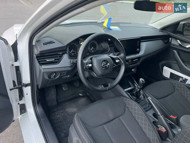 Білий Шкода Scala, об'ємом двигуна 1.6 л та пробігом 167 тис. км за 13999 $, фото 10 на Automoto.ua