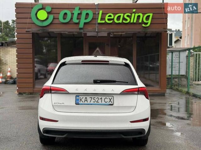 Білий Шкода Scala, об'ємом двигуна 1.6 л та пробігом 169 тис. км за 13500 $, фото 4 на Automoto.ua