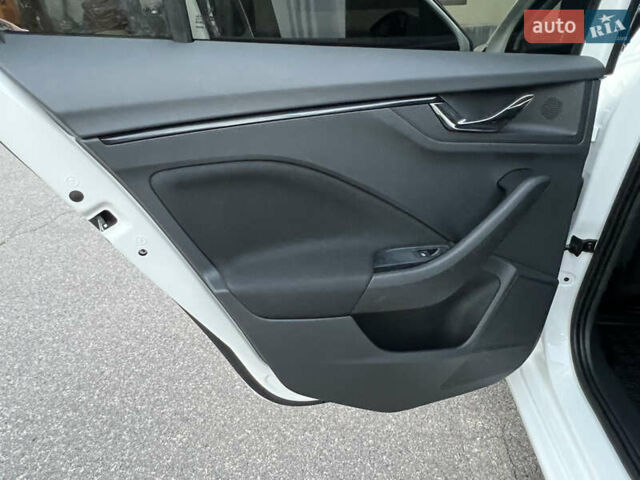 Білий Шкода Scala, об'ємом двигуна 1.6 л та пробігом 167 тис. км за 13999 $, фото 28 на Automoto.ua