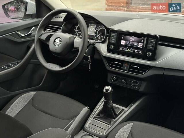 Білий Шкода Scala, об'ємом двигуна 1.6 л та пробігом 169 тис. км за 13500 $, фото 8 на Automoto.ua