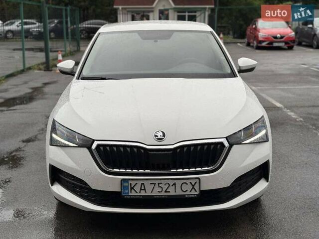 Шкода Scala 2021 у Києві на Automoto.ua Білий Шкода Scala, об'ємом двигуна 1.6 л та пробігом 169 тис. км за 13500 $, фото 1 на Automoto.ua