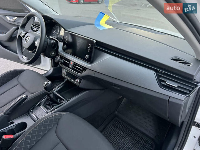 Білий Шкода Scala, об'ємом двигуна 1.6 л та пробігом 167 тис. км за 13999 $, фото 18 на Automoto.ua