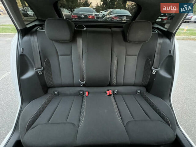 Білий Шкода Scala, об'ємом двигуна 1.6 л та пробігом 167 тис. км за 13999 $, фото 23 на Automoto.ua