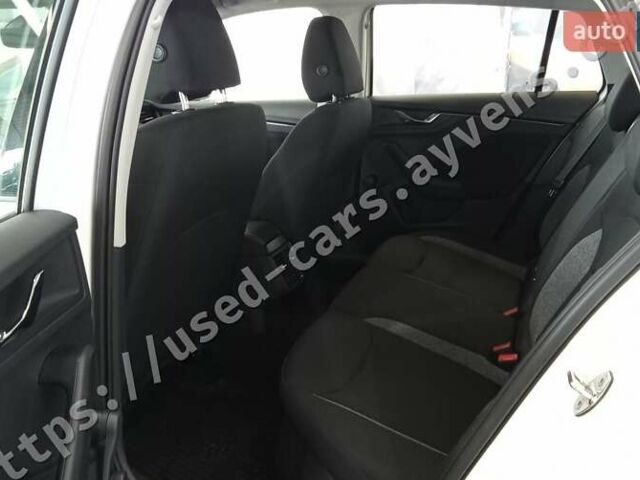 Білий Шкода Scala, об'ємом двигуна 1.6 л та пробігом 47 тис. км за 16755 $, фото 18 на Automoto.ua