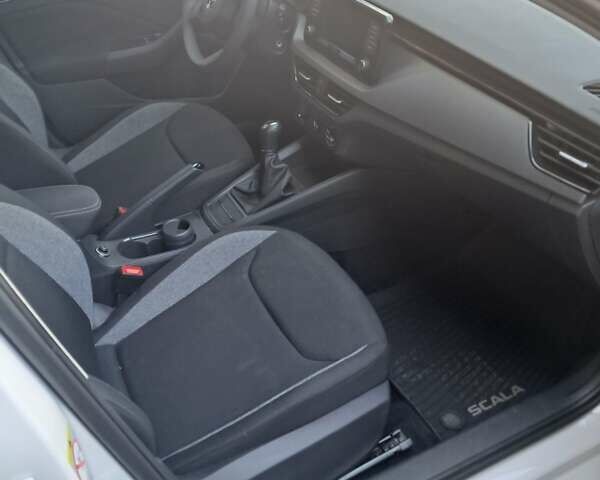 Білий Шкода Scala, об'ємом двигуна 1.6 л та пробігом 47 тис. км за 16755 $, фото 6 на Automoto.ua