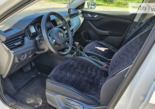 Білий Шкода Scala, об'ємом двигуна 1.6 л та пробігом 16 тис. км за 19500 $, фото 10 на Automoto.ua