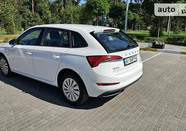 Білий Шкода Scala, об'ємом двигуна 1.6 л та пробігом 16 тис. км за 19500 $, фото 4 на Automoto.ua