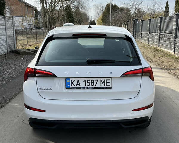 Белый Шкода Scala, объемом двигателя 1.6 л и пробегом 29 тыс. км за 12999 $, фото 9 на Automoto.ua