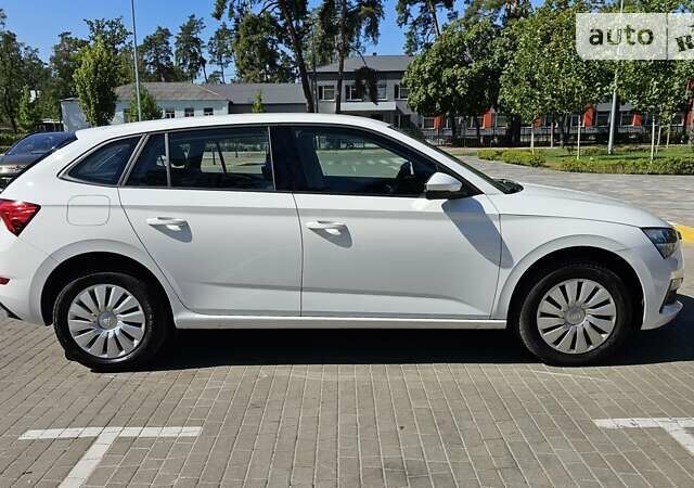 Білий Шкода Scala, об'ємом двигуна 1.6 л та пробігом 16 тис. км за 19500 $, фото 6 на Automoto.ua