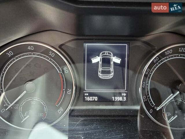 Білий Шкода Scala, об'ємом двигуна 1.6 л та пробігом 16 тис. км за 19500 $, фото 2 на Automoto.ua