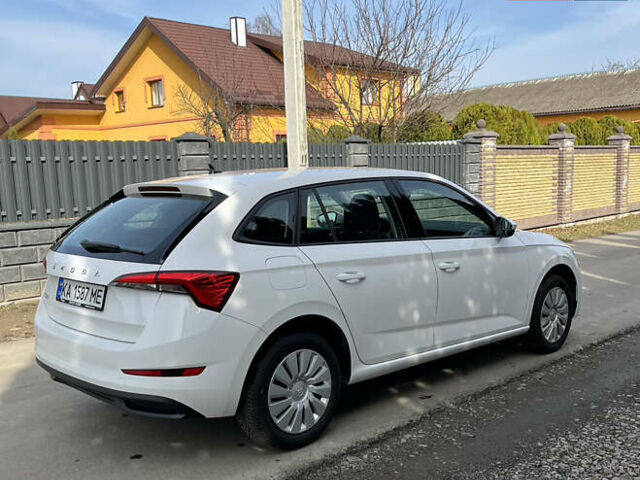 Белый Шкода Scala, объемом двигателя 1.6 л и пробегом 29 тыс. км за 12999 $, фото 7 на Automoto.ua