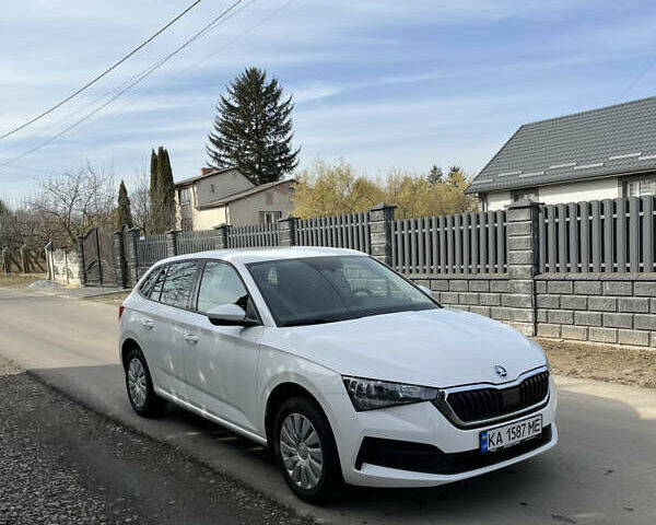 Белый Шкода Scala, объемом двигателя 1.6 л и пробегом 29 тыс. км за 12999 $, фото 3 на Automoto.ua