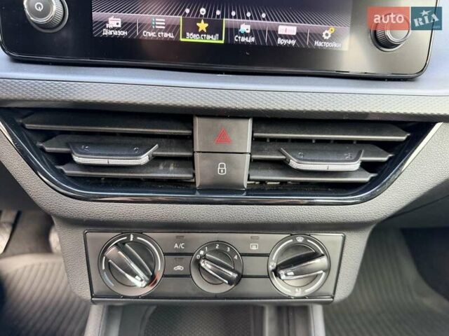 Белый Шкода Scala, объемом двигателя 1.6 л и пробегом 113 тыс. км за 15090 $, фото 15 на Automoto.ua