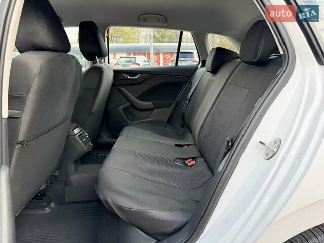 Білий Шкода Scala, об'ємом двигуна 1.6 л та пробігом 113 тис. км за 14200 $, фото 18 на Automoto.ua