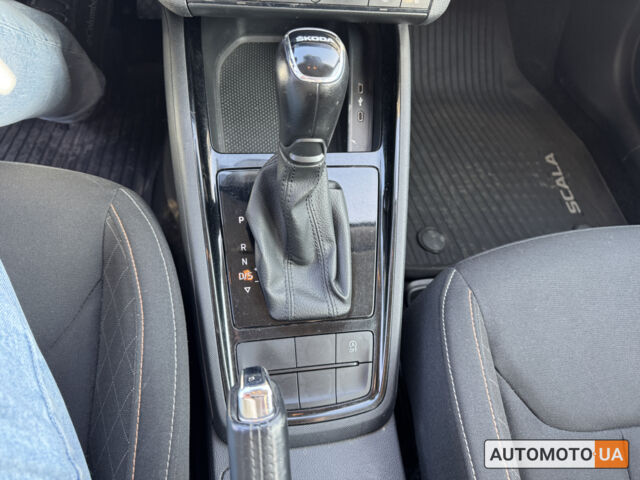 Білий Шкода Scala, об'ємом двигуна 1.5 л та пробігом 116 тис. км за 650000 $, фото 7 на Automoto.ua