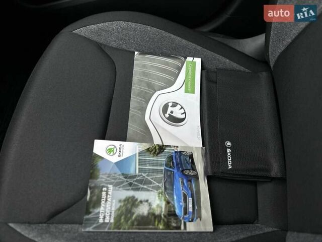 Чорний Шкода Scala, об'ємом двигуна 1.6 л та пробігом 76 тис. км за 15800 $, фото 27 на Automoto.ua