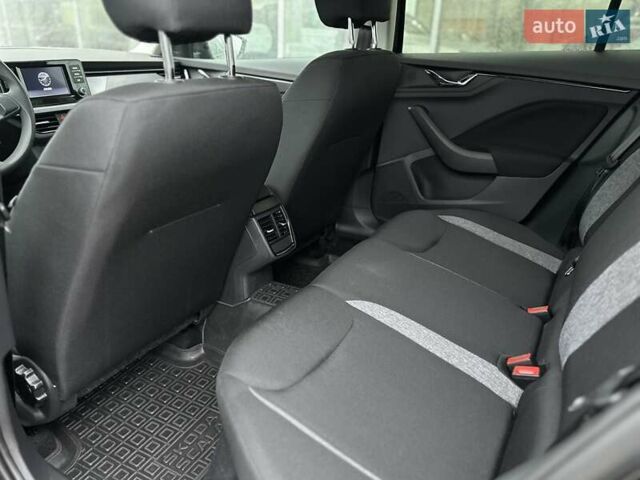 Чорний Шкода Scala, об'ємом двигуна 1.6 л та пробігом 76 тис. км за 15800 $, фото 13 на Automoto.ua