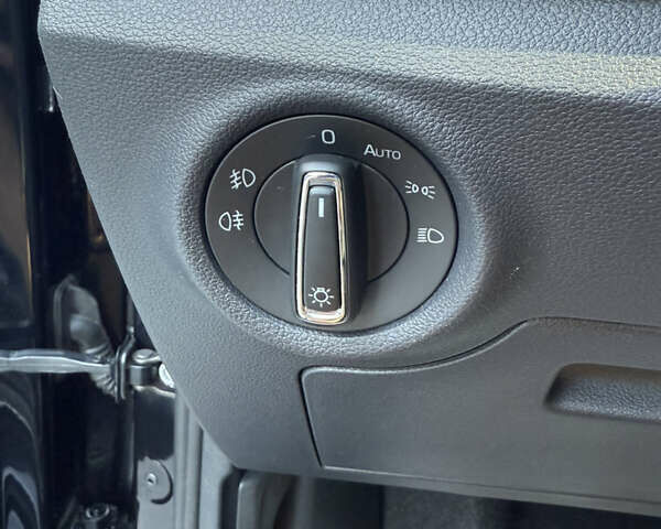 Чорний Шкода Scala, об'ємом двигуна 1.6 л та пробігом 191 тис. км за 17900 $, фото 31 на Automoto.ua