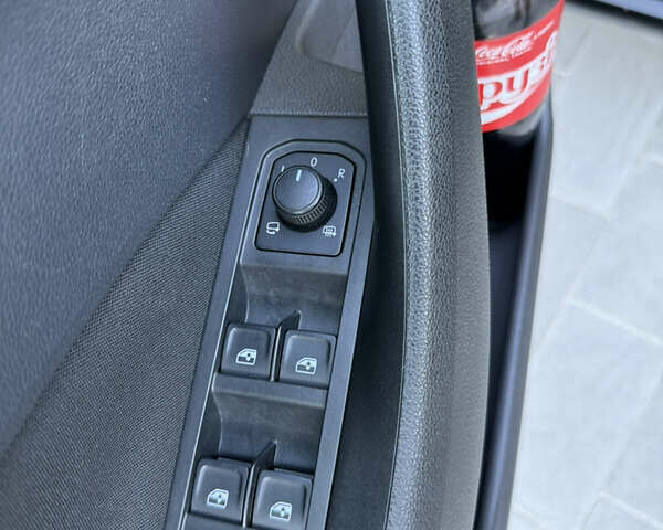 Чорний Шкода Scala, об'ємом двигуна 1.6 л та пробігом 191 тис. км за 17900 $, фото 30 на Automoto.ua