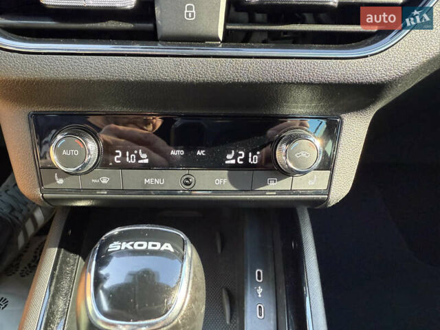 Чорний Шкода Scala, об'ємом двигуна 1.6 л та пробігом 191 тис. км за 17900 $, фото 22 на Automoto.ua