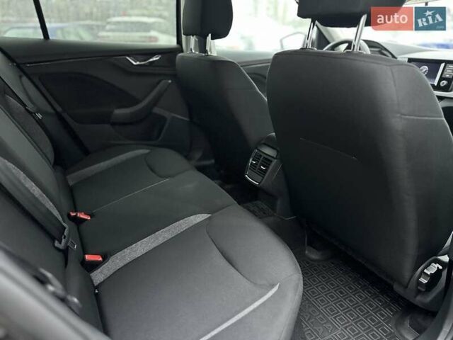 Чорний Шкода Scala, об'ємом двигуна 1.6 л та пробігом 76 тис. км за 15800 $, фото 9 на Automoto.ua