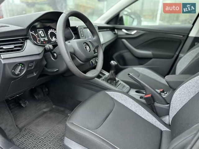 Чорний Шкода Scala, об'ємом двигуна 1.6 л та пробігом 76 тис. км за 15800 $, фото 11 на Automoto.ua