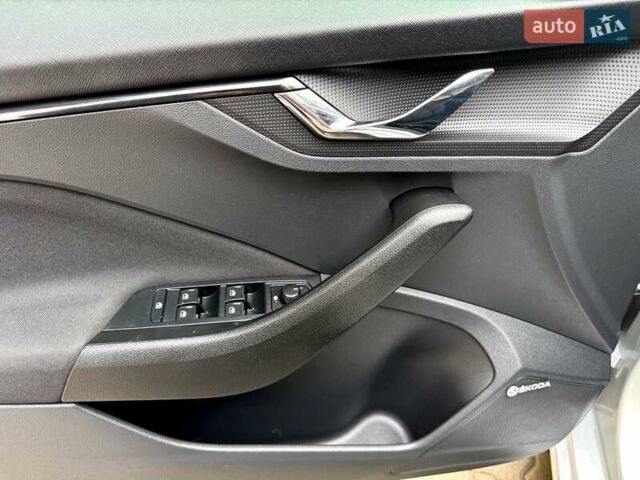 Сірий Шкода Scala, об'ємом двигуна 1.5 л та пробігом 116 тис. км за 14900 $, фото 37 на Automoto.ua