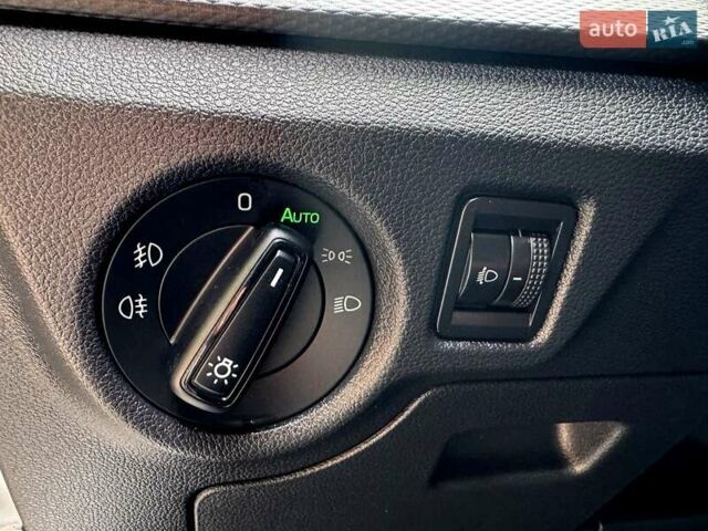 Сірий Шкода Scala, об'ємом двигуна 1.5 л та пробігом 116 тис. км за 14900 $, фото 39 на Automoto.ua