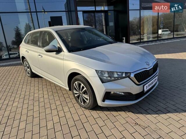 Серый Шкода Scala, объемом двигателя 1.5 л и пробегом 116 тыс. км за 14977 $, фото 3 на Automoto.ua