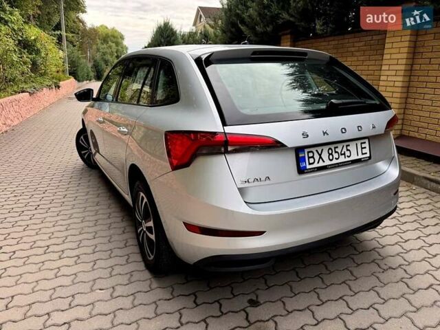 Сірий Шкода Scala, об'ємом двигуна 1.5 л та пробігом 116 тис. км за 14900 $, фото 3 на Automoto.ua