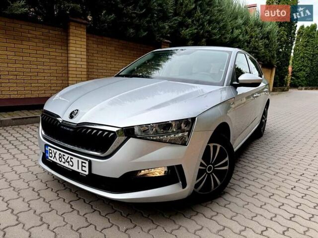 Сірий Шкода Scala, об'ємом двигуна 1.5 л та пробігом 116 тис. км за 14900 $, фото 1 на Automoto.ua