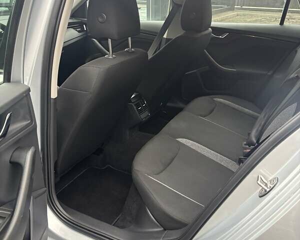 Сірий Шкода Scala, об'ємом двигуна 1 л та пробігом 175 тис. км за 14450 $, фото 16 на Automoto.ua