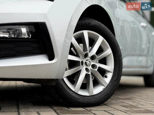 Серый Шкода Scala, объемом двигателя 1.6 л и пробегом 89 тыс. км за 18900 $, фото 1 на Automoto.ua