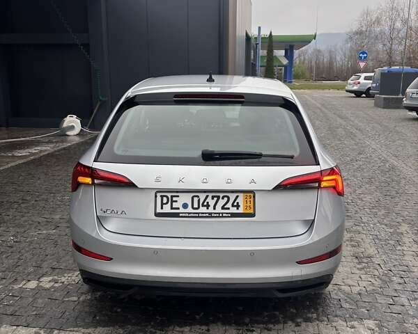 Сірий Шкода Scala, об'ємом двигуна 1 л та пробігом 175 тис. км за 14450 $, фото 3 на Automoto.ua