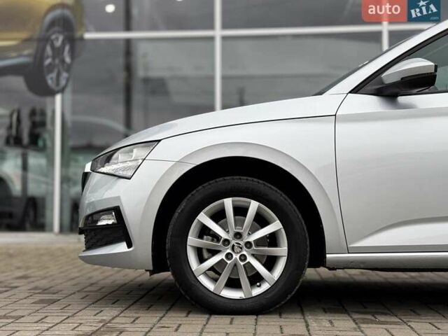 Серый Шкода Scala, объемом двигателя 1.6 л и пробегом 89 тыс. км за 18900 $, фото 4 на Automoto.ua