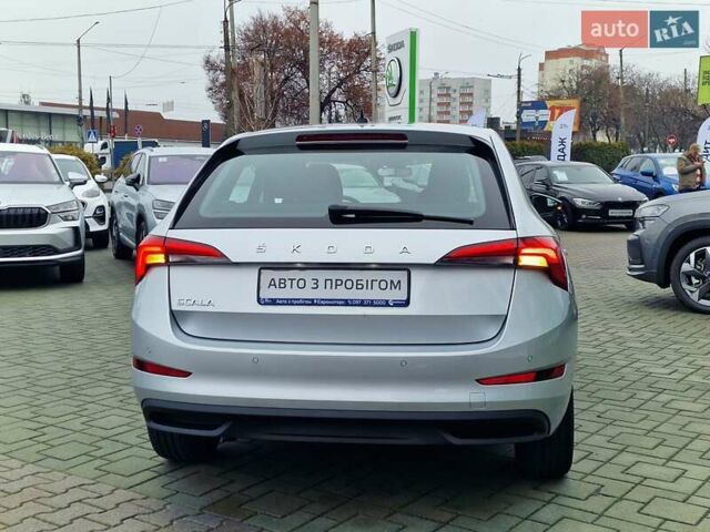Серый Шкода Scala, объемом двигателя 1.6 л и пробегом 125 тыс. км за 17229 $, фото 7 на Automoto.ua