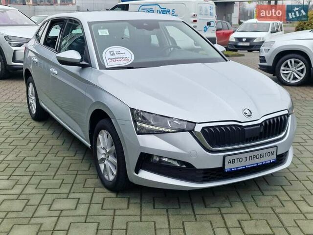 Серый Шкода Scala, объемом двигателя 1.6 л и пробегом 125 тыс. км за 17229 $, фото 2 на Automoto.ua