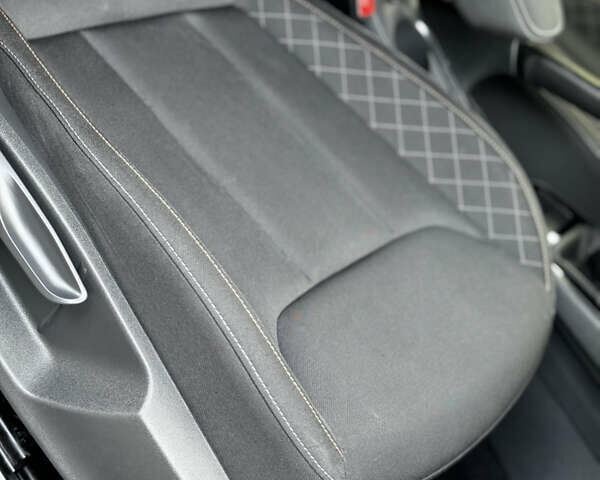 Серый Шкода Scala, объемом двигателя 1.6 л и пробегом 181 тыс. км за 14500 $, фото 76 на Automoto.ua