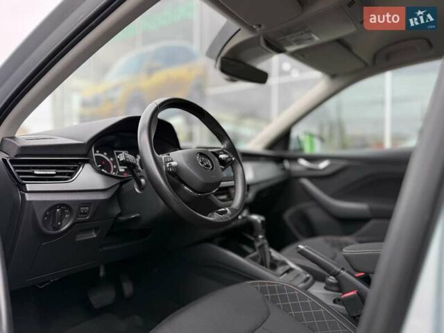 Серый Шкода Scala, объемом двигателя 1.6 л и пробегом 89 тыс. км за 18900 $, фото 10 на Automoto.ua