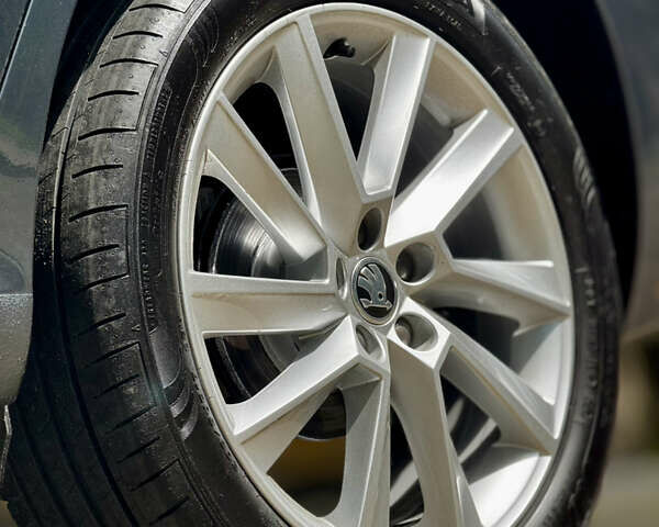 Серый Шкода Scala, объемом двигателя 1.6 л и пробегом 181 тыс. км за 14500 $, фото 44 на Automoto.ua