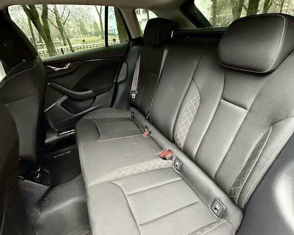 Сірий Шкода Scala, об'ємом двигуна 1.6 л та пробігом 21 тис. км за 17300 $, фото 11 на Automoto.ua
