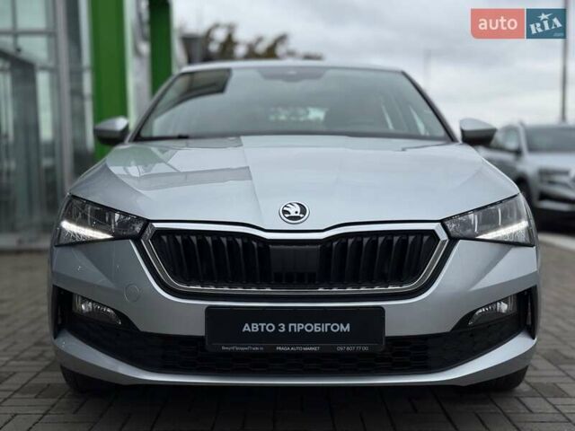 Серый Шкода Scala, объемом двигателя 1.6 л и пробегом 89 тыс. км за 18900 $, фото 9 на Automoto.ua