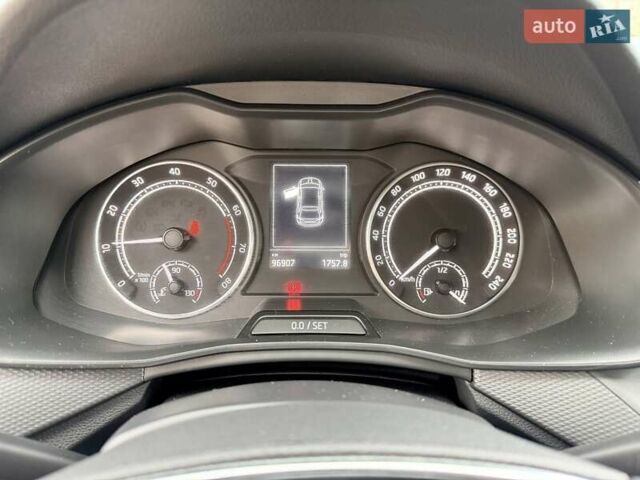 Серый Шкода Scala, объемом двигателя 1.6 л и пробегом 96 тыс. км за 15700 $, фото 17 на Automoto.ua
